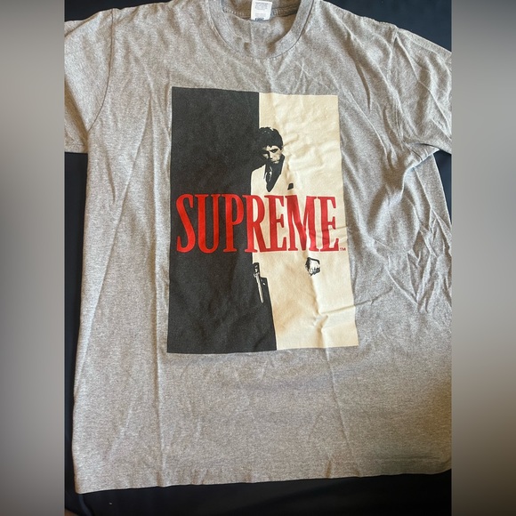 100% authentic Supreme x Scarface - Picture 1 of 3
